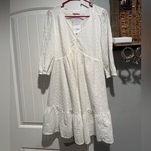 🍡White Eyelet maternity Dress with little something on v neck see last image